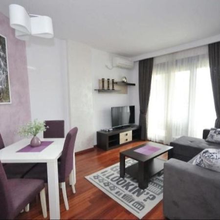 Seaside Apartments Petrovac Екстер'єр фото