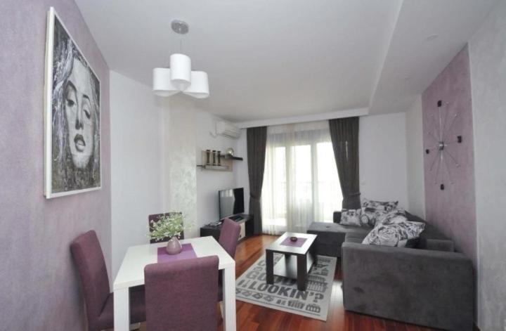 Seaside Apartments Petrovac Екстер'єр фото