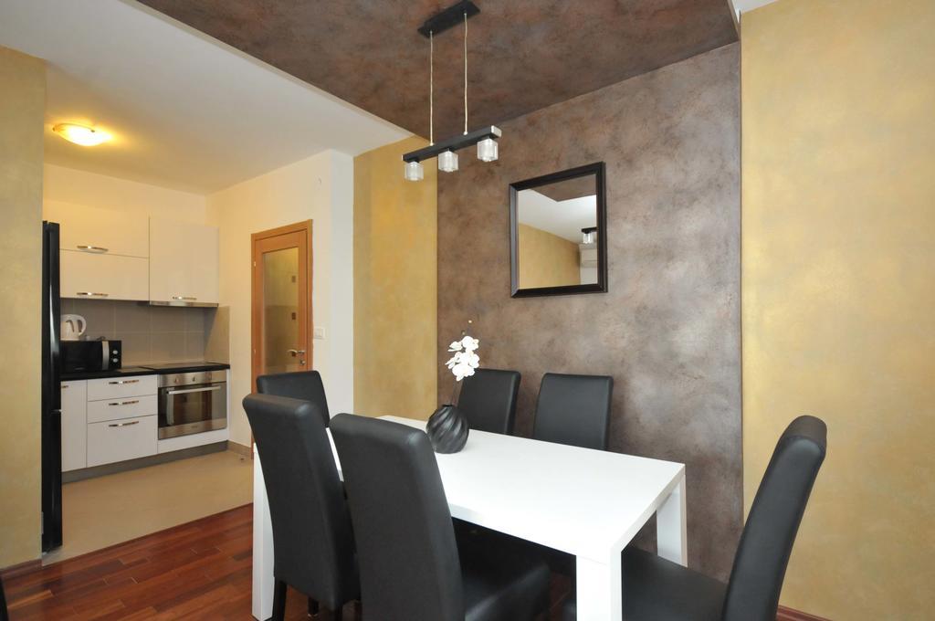 Seaside Apartments Petrovac Екстер'єр фото