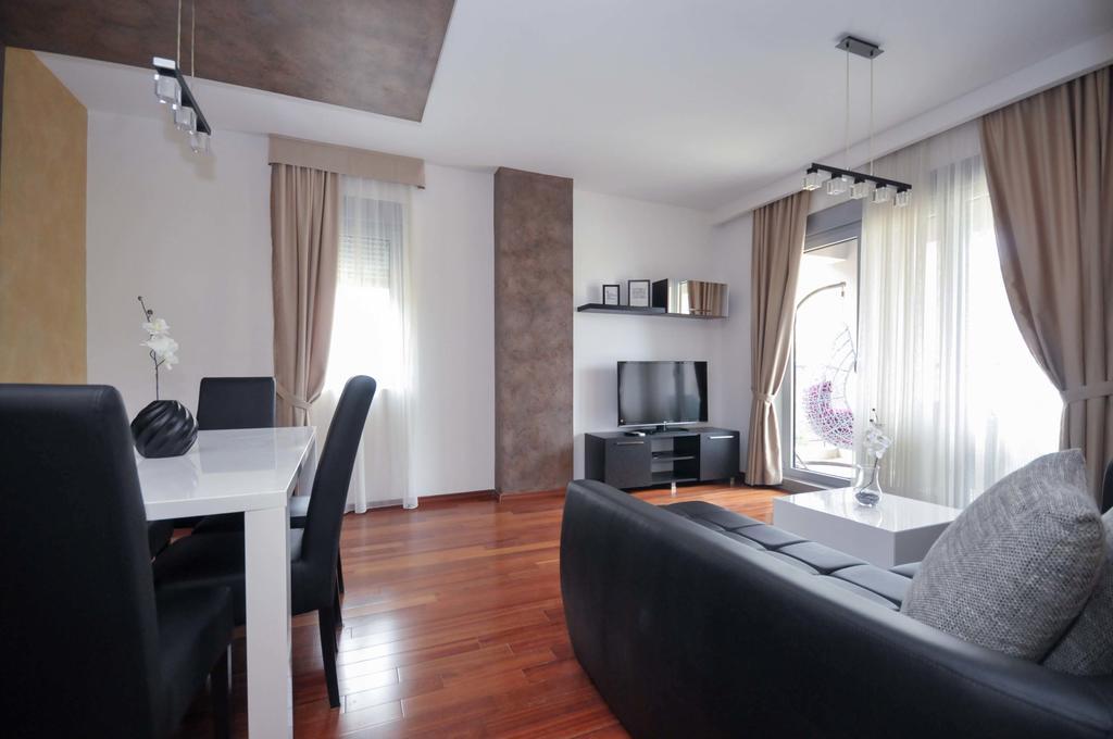 Seaside Apartments Petrovac Екстер'єр фото