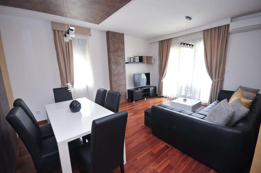 Seaside Apartments Petrovac Екстер'єр фото