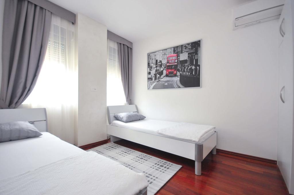 Seaside Apartments Petrovac Екстер'єр фото