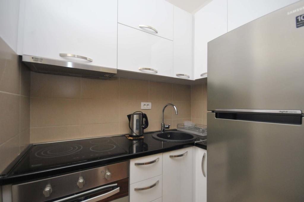 Seaside Apartments Petrovac Екстер'єр фото