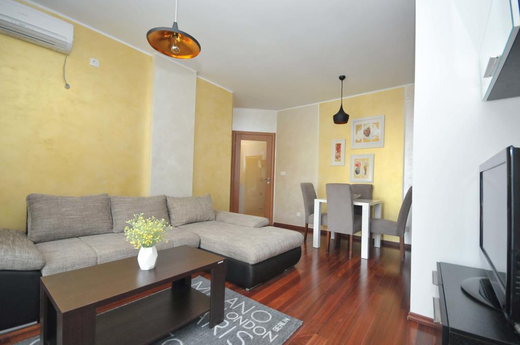 Seaside Apartments Petrovac Екстер'єр фото