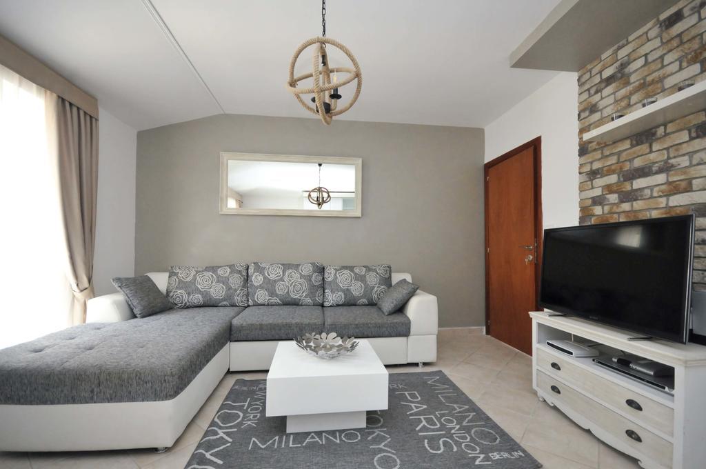 Seaside Apartments Petrovac Екстер'єр фото
