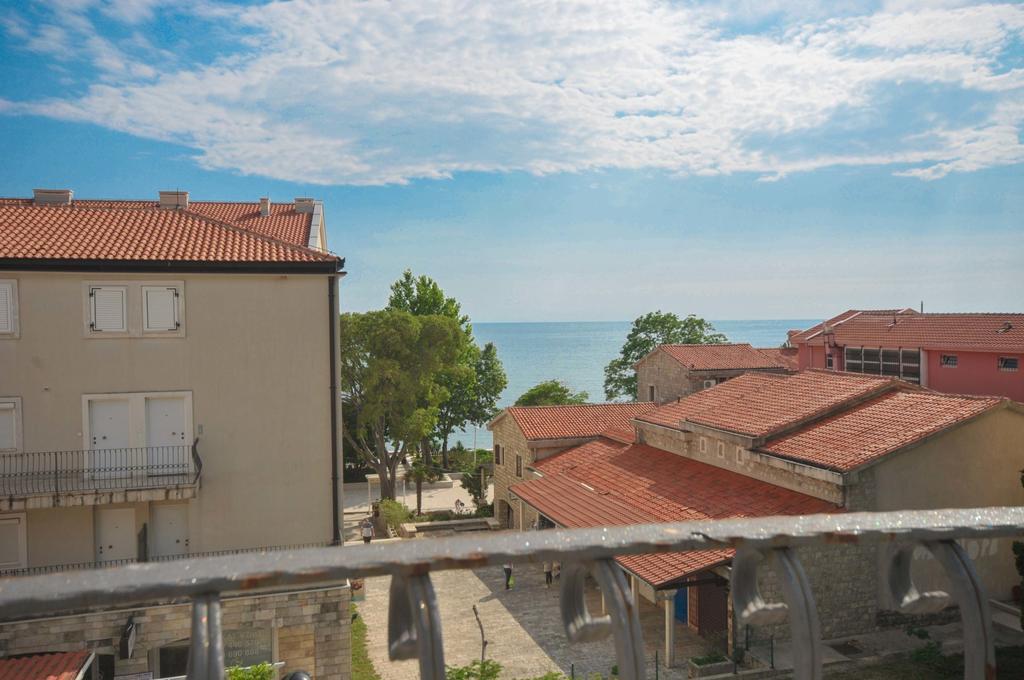 Seaside Apartments Petrovac Екстер'єр фото