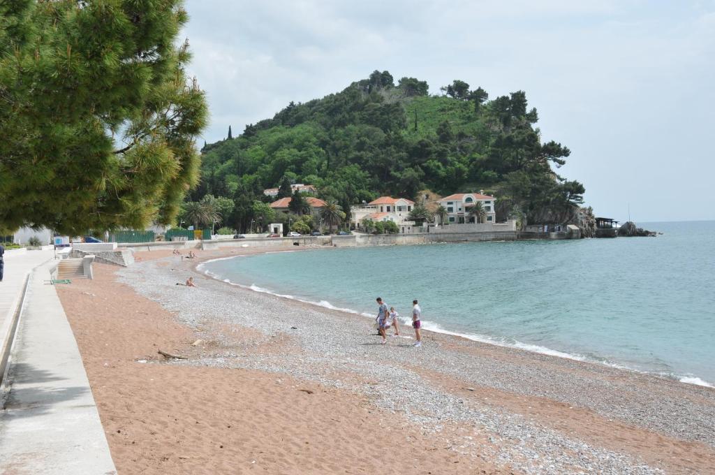 Seaside Apartments Petrovac Екстер'єр фото