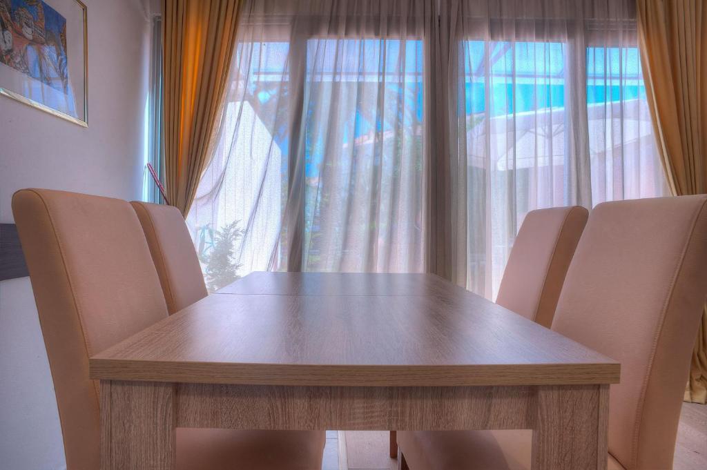 Seaside Apartments Petrovac Номер фото