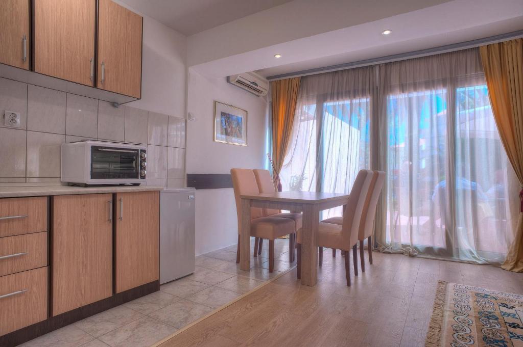 Seaside Apartments Petrovac Номер фото